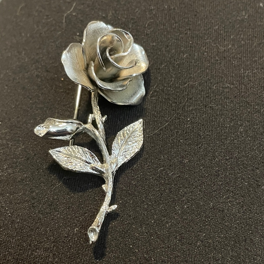 Elegant Silver Rose Brooch